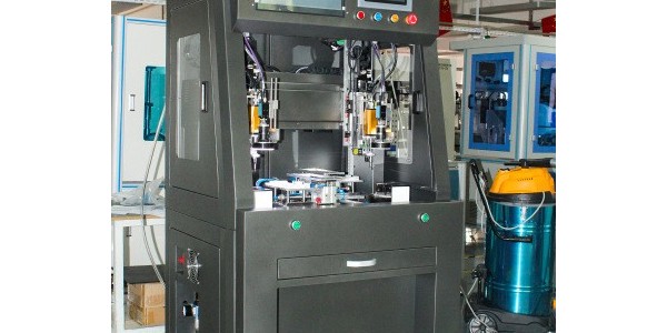 為什么要使用半自動鎖螺絲機？-堅豐股份